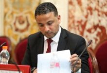 منظمة العفو الدولية تندد بترحيل الجزائر للنائب التونسي السابق سيف الدين مخلوف وتعتبره "إعادة قسرية"