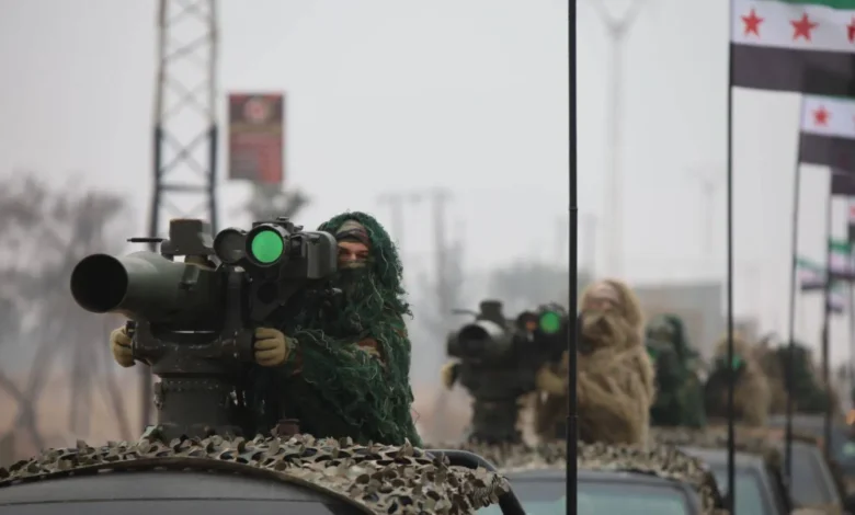 اشتباكات وقصف متبادل بين الجيش السوري و«قسد» في أحياء حلب وتعليق الرحلات الجوية