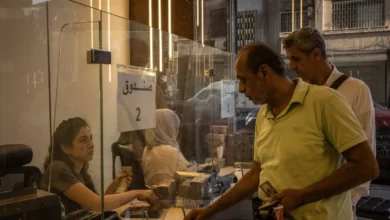 سوريا.. اللاذقية تمنع الموظفات من وضع الماكياج أثناء الدوام الرسمي 4 سوريا.. اللاذقية تمنع الموظفات من وضع الماكياج أثناء الدوام الرسمي