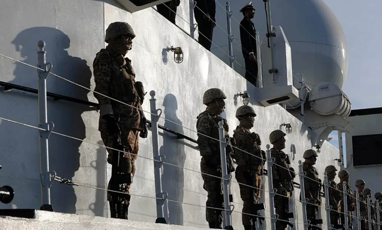 حاملة طائرات أمريكية تعبر مضيق ملقا باتجاه الشرق الأوسط