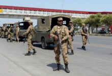 الجيش الباكستاني يقـ. ـتل 12 مسلحاً ويمنع محاولة احتجاز رهائن في بلوشستان