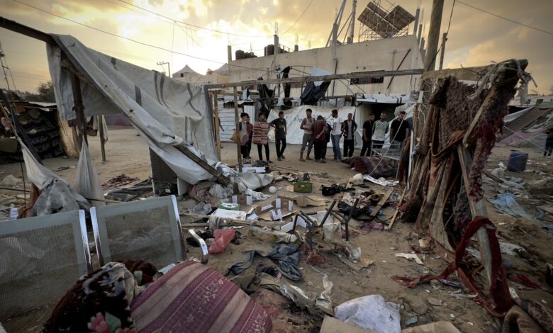 إصابة 4 فلسطينيين جراء استهداف خيمة نازحين بمسيّرة إسرائيلية شمال غزة 1 إصابة 4 فلسطينيين جراء استهداف خيمة نازحين بمسيّرة إسرائيلية شمال غزة