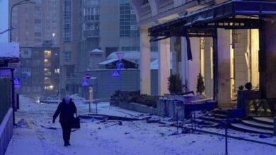 رئيس بلدية كييف يدعو سكان المدينة إلى مغادرتها