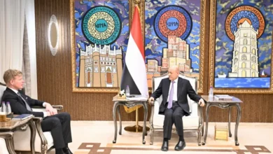 المبعوث الأممي يواصل جولته الإقليمية ويبحث مع العليمي جهود السلام في اليمن