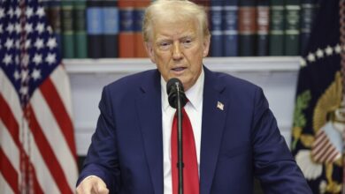 ترامب يعلن تقدما كبيرا في مفاوضات أوكرانيا ويكشف عن طلبه من بوتين وقف القصف 2 ترامب يعلن تقدما كبيرا في مفاوضات أوكرانيا ويكشف عن طلبه من بوتين وقف القصف