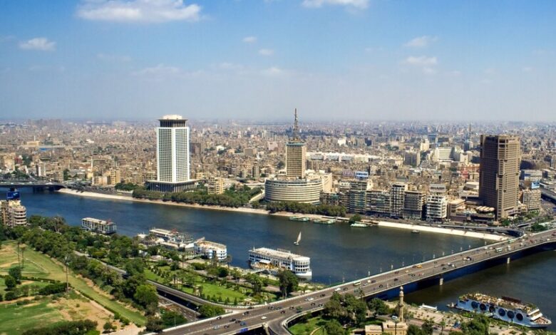 الاتصالات المصرية تنفي زيادة فورية في أسعار كروت الشحن بعد طلبات الشركات