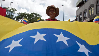 خبير تركي يحذر من تبعات السياسة الأمريكية تجاه فنزويلا وإيران