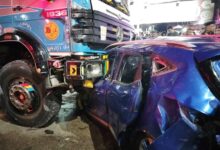 حادث مروع في مصر.. قاطرة تدهس عددا من السيارات بالقاهرة