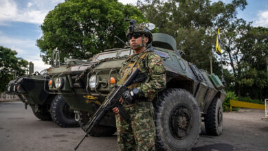 الجيش الفنزويلي ينشر روايات جنوده عن الهجوم الأميركي ومقـ. ـتل عسكريين