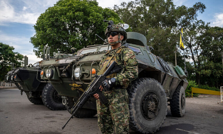 الجيش الفنزويلي ينشر روايات جنوده عن الهجوم الأميركي ومقـ. ـتل عسكريين