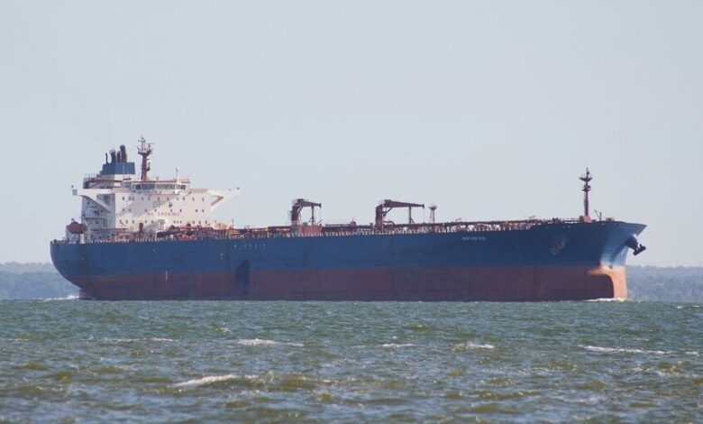 فنزويلا والولايات المتحدة تعيدان ناقلة النفط «أولينا» إلى المياه الفنزويلية