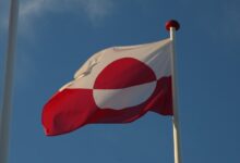 مبيعات أعلام غرينلاند في الدنمارك ترتفع بعد تصريحات ترامب بشأن الجزيرة