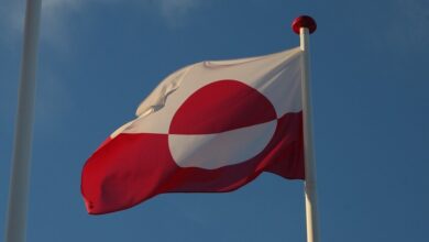 مبيعات أعلام غرينلاند في الدنمارك ترتفع بعد تصريحات ترامب بشأن الجزيرة