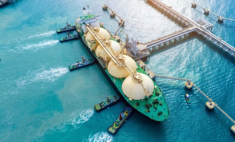 فنزويلا توقّع أول عقد في تاريخها لتصدير الغاز المسال