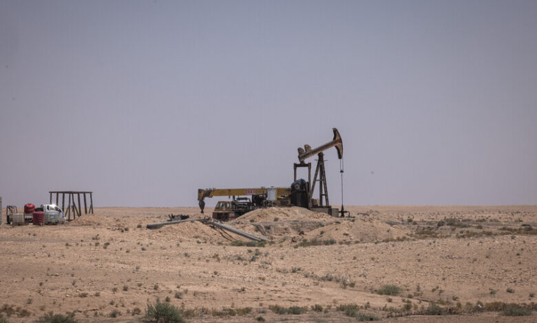 سوريا: وزارة الطاقة تدعو العاملين لاستئناف مهامهم بعد استعادة حقلي الرصافة وصفيان النفطيين