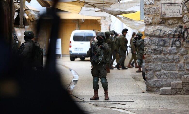 الجيش الإسرائيلي يطلق عملية أمنية واسعة في الخليل بالضفة الغربية