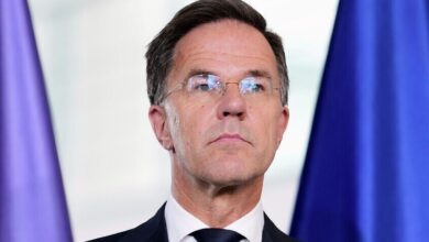 نائبة أوروبية تسخر من روته وتشبّهه بـ"موظف في ماكدونالدز" أمام ترامب