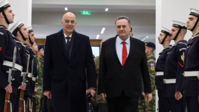 اليونان وإسرائيل تعززان التعاون الدفاعي خلال زيارة كاتس إلى أثينا