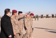 السوداني يتفقد قاعدة عين الأسد ويطّلع على جهوزية القوات عند الحدود مع سوريا