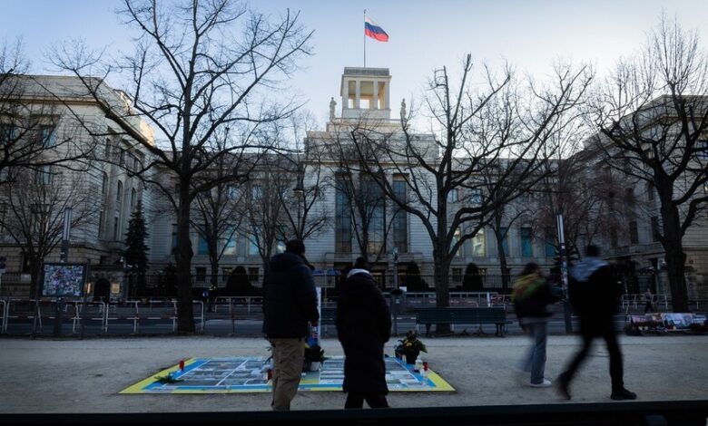 ألمانيا تمهل نائب الملحق العسكري الروسي 72 ساعة لمغادرة أراضيها 1 ألمانيا تمهل نائب الملحق العسكري الروسي 72 ساعة لمغادرة أراضيها