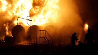 حريق في مستودع نفط بمدينة بينزا الروسية إثر هجوم بطائرة مسيّرة 5 حريق في مستودع نفط بمدينة بينزا الروسية إثر هجوم بطائرة مسيّرة