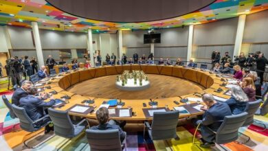 يوراكتيف»: اجتماع قادة الاتحاد الأوروبي في بروكسل أشبه بـ«جلسة علاج جماعي»