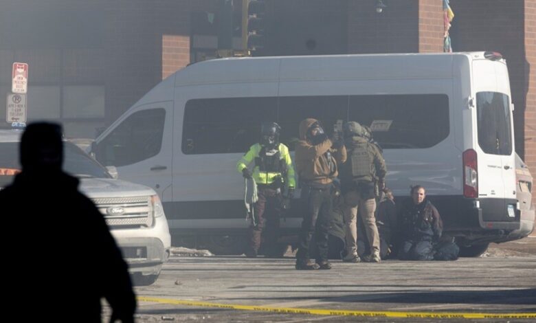 قاض أمريكي ينظر طلبًا لوقف حملة ترامب على الهجرة في مينيسوتا بعد حادث إطلاق نار 1 قاض أمريكي ينظر طلبًا لوقف حملة ترامب على الهجرة في مينيسوتا بعد حادث إطلاق نار