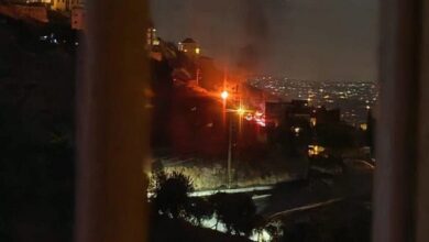 الجيش الإسرائيلي يعلن استهداف عنصرين من حزب الله بغارة مسيّرة جنوب لبنان