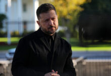 نواب روس يتهمون زيلينسكي بإطالة الصراع الأوكراني وخداع واشنطن