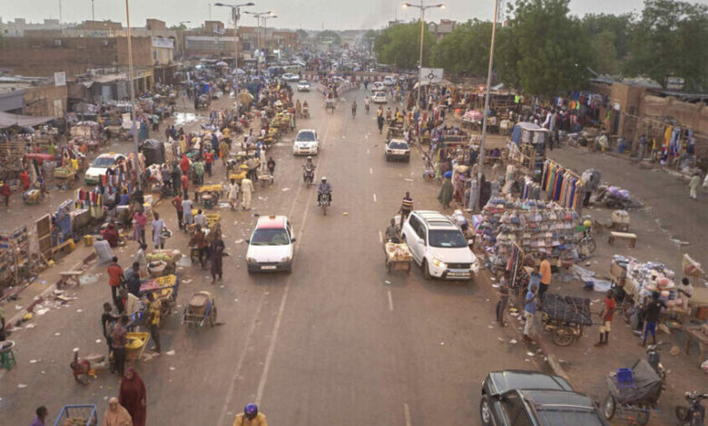 داعش يتبنى الهجوم على مطار نيامي في النيجر 1 داعش يتبنى الهجوم على مطار نيامي في النيجر