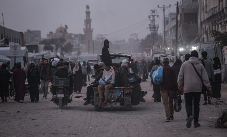 12 قتـ. ـيلاً بينهم نساء وأطفال في غارات إسرائيلية متفرقة على قطاع غزة