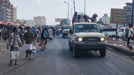 اليمن :تظاهرة في عدن ووصول أول شحنة وقود إلى سقطرى