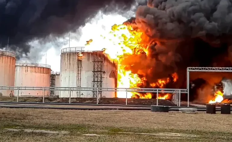 إصابة 4 أشخاص في أوكرانيا جراء ضربة روسية بصاروخ فرط صوتي وهجوم مضاد على بيلغورود الروسية