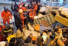 لبنان.. انهيار مبنى في طرابلس وفرق الإنقاذ تواصل البحث عن الناجين تحت الأنقاض