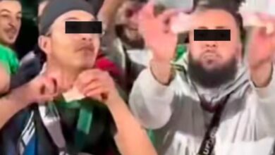 توقيف مشجع جزائري بريطاني الجنسية في الدار البيضاء بعد تمزيقه لأوراق نقدية مغربية داخل ملعب مراكش