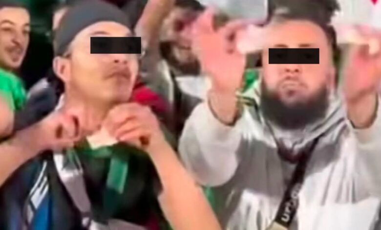 توقيف مشجع جزائري بريطاني الجنسية في الدار البيضاء بعد تمزيقه لأوراق نقدية مغربية داخل ملعب مراكش