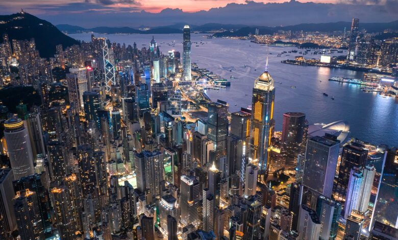 توقيف ستة مشتبه بهم في هونغ كونغ بعد سرقة أموال من مواطنين يابانيين 1 توقيف ستة مشتبه بهم في هونغ كونغ بعد سرقة أموال من مواطنين يابانيين