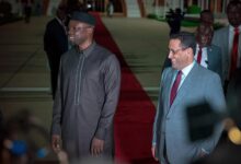 الوزير الأول الموريتاني يزور دكار لتعزيز التعاون مع السنغال