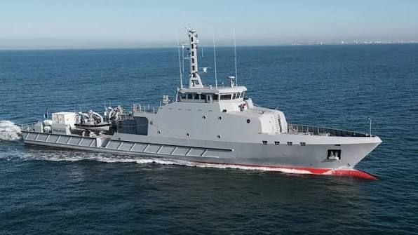 البحرية الموريتانية تنقذ زورق صيد متعطل قبالة نواكشوط 1 البحرية الموريتانية تنقذ زورق صيد متعطل قبالة نواكشوط