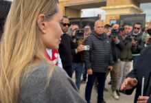 أنجلينا جولي تزور معبر رفح لتفقد المساعدات الإنسانية إلى غزة