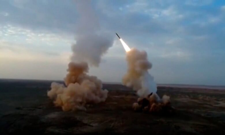 قائد إيراني سابق يحذر ترامب من تداعيات أي تصعيد عسكري