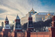 الكرملين: الرئيس الإيراني بزشكيان يُطلع بوتين على الجهود الحثيثة التي تبذلها القيادة الإيرانية لتطبيع الأوضاع في البلاد.