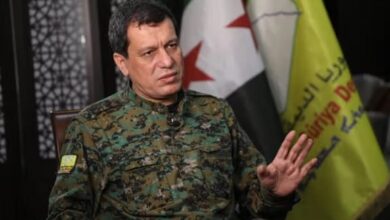 وصول قائد قوات سوريا الديمقراطية مظلوم عبدي إلى دمشق للاجتماع مع الشرع والمبعوث الأميركي باراك - الإعلام السوري الرسمي