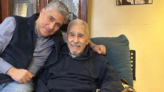 سلطات ضريبية ترفع حجزاً مؤقتاً عن حسابات الفنان المصري عبد الرحمن أبو زهرة