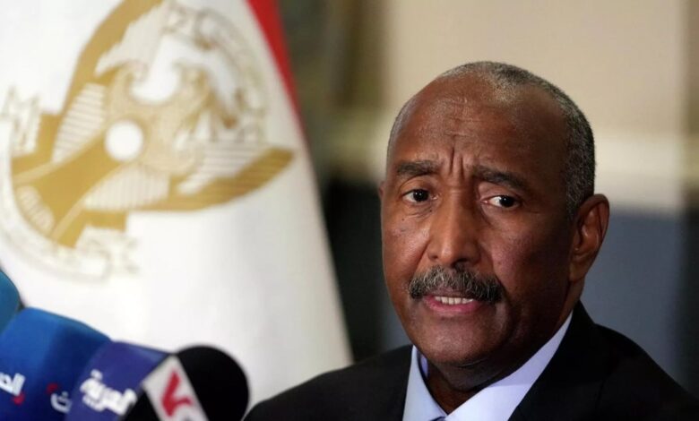 البرهان يلتقي رئيس المخابرات المصرية ويناقشان أمن البحر الأحمر ومكافحة الإرهاب