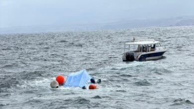 الشرطة العُمانية: وفـ.ـاة 3 سياح عقب انقلاب قارب 2 الشرطة العُمانية: وفـ.ـاة 3 سياح عقب انقلاب قارب