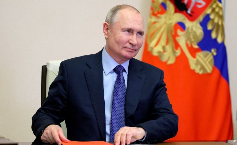 بوتين يتسلم أوراق اعتماد سفراء 34 دولة لدى روسيا في الكرملين