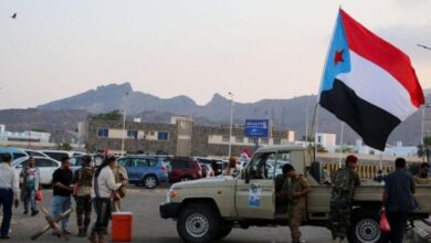 اليمن يتهم الإمارات بإنشاء سجون وزنازين سرية وارتكاب انتهاكات في حضرموت