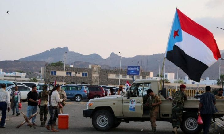 اليمن يتهم الإمارات بإنشاء سجون وزنازين سرية وارتكاب انتهاكات في حضرموت