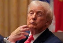 ترامب يبرر الكدمات بتناول الأسبرين ويؤكد تمتعَه بصحة «ممتازة»